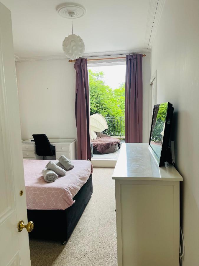 Chirk Lodge North Romsey * Southampton