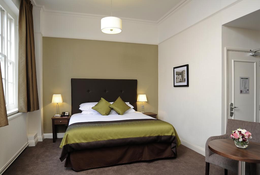 Hotel Mercure Centre Dolphin 4*
