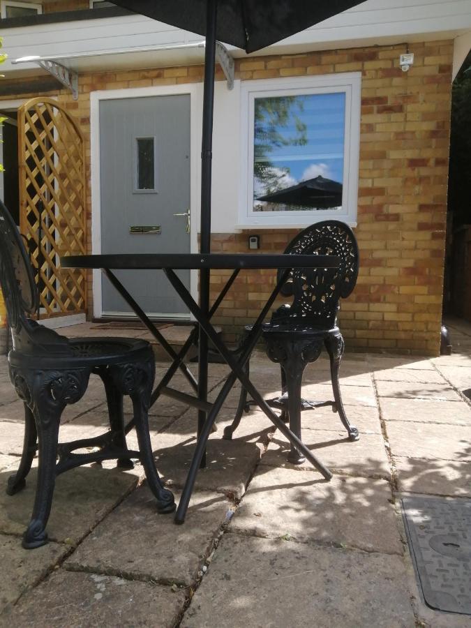 Quest Fulfiller - Near General Hospital, Free Parking & Garden Apartment Southampton