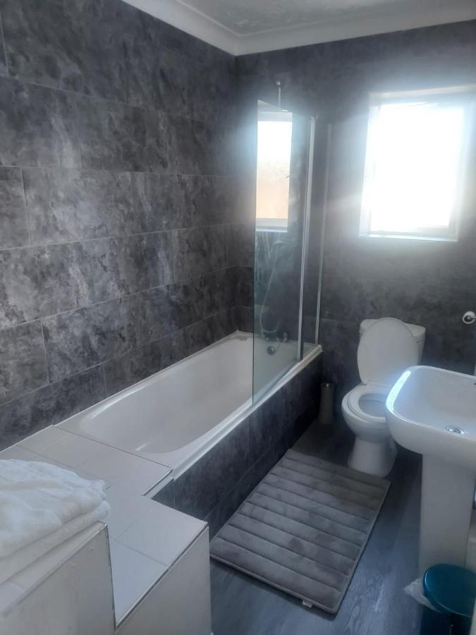 Capsule hotel Alder En-suite Self Caring Private Shower 2 Southampton
