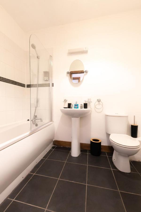 Apartment Obsidian - 2 Bedroom Flat Sleeps 5 Southampton