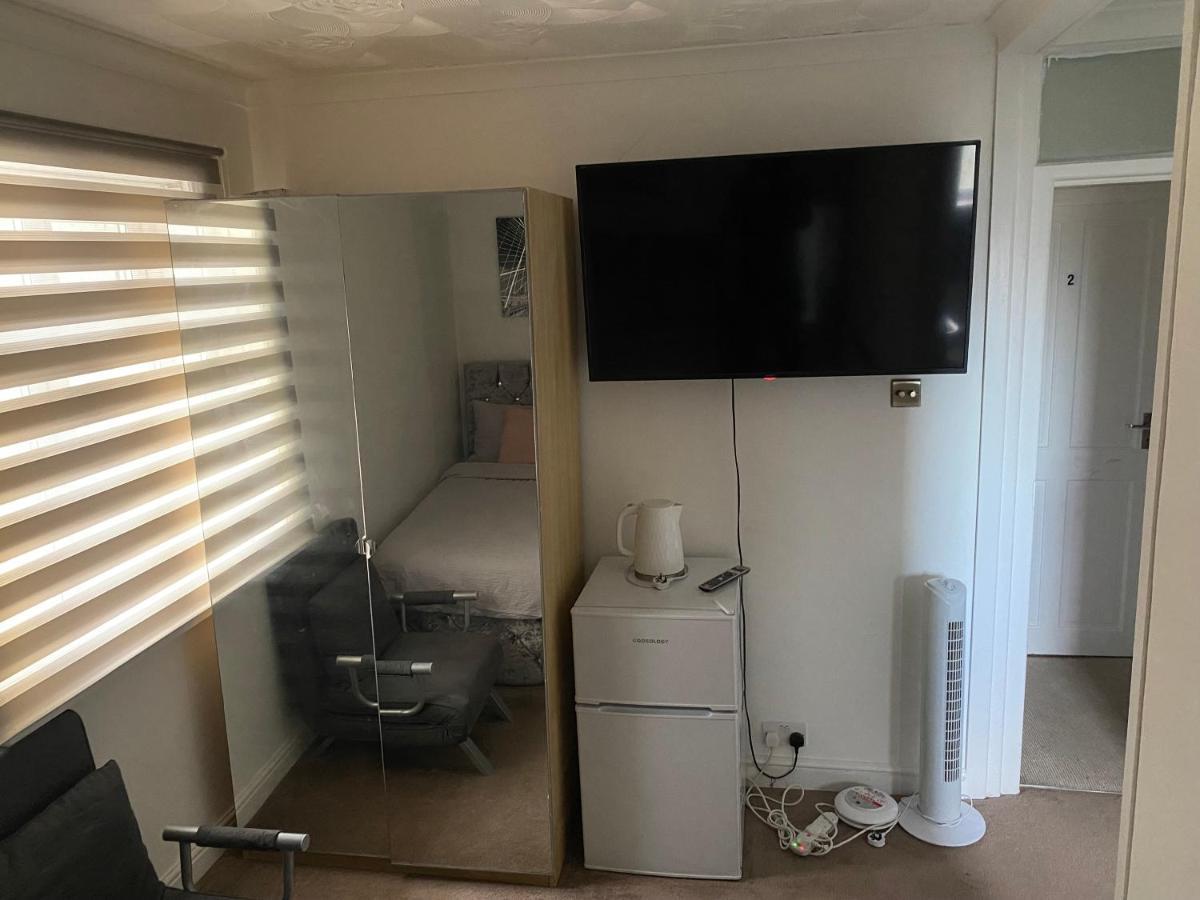 Capsule hotel Alder En-suite Self Caring Private Shower 2 4*