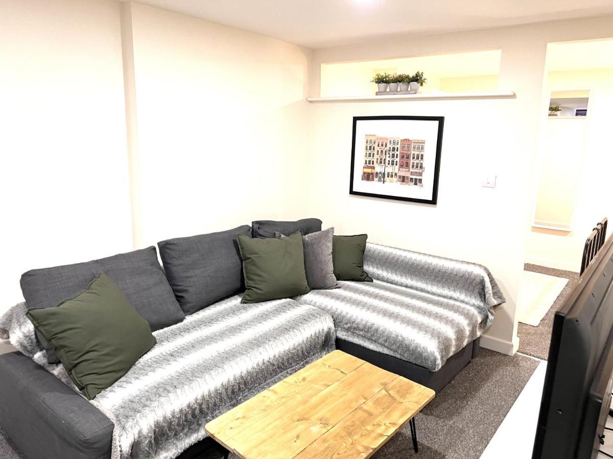 Bedford Mews Apartment