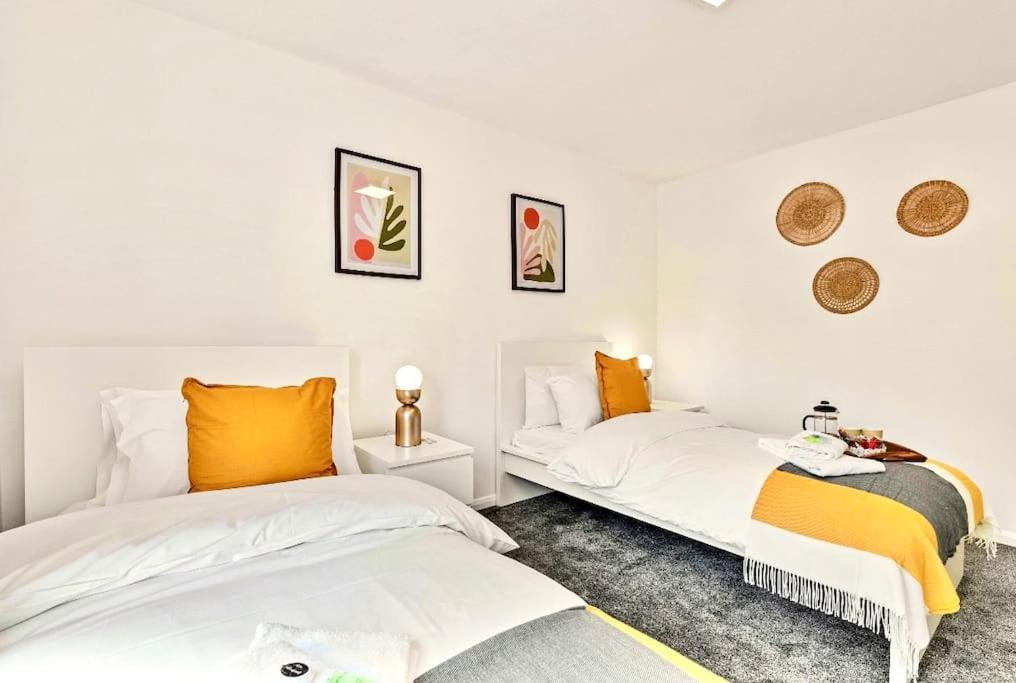 3 Bedroom Luxury House For Six *