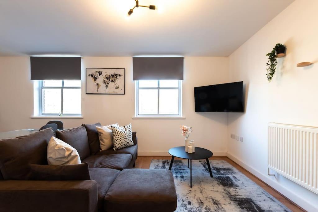 Jasper- 2 Bed Flat With Parking * Southampton