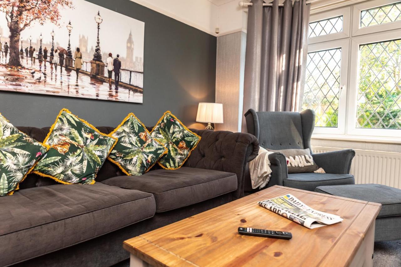 Cheerful 3-bedroom Douglas House With Patio Southampton