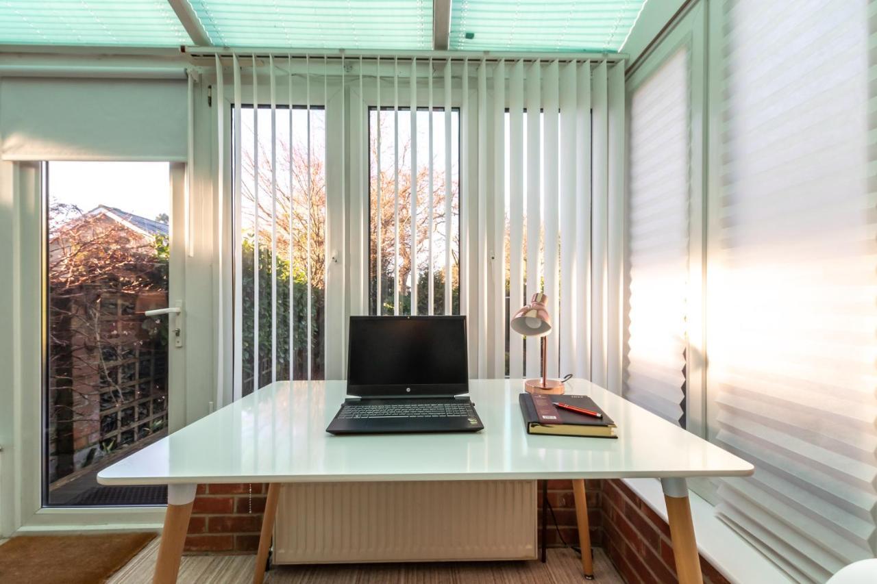 Cheerful 3-bedroom Douglas House With Patio Holiday home Southampton