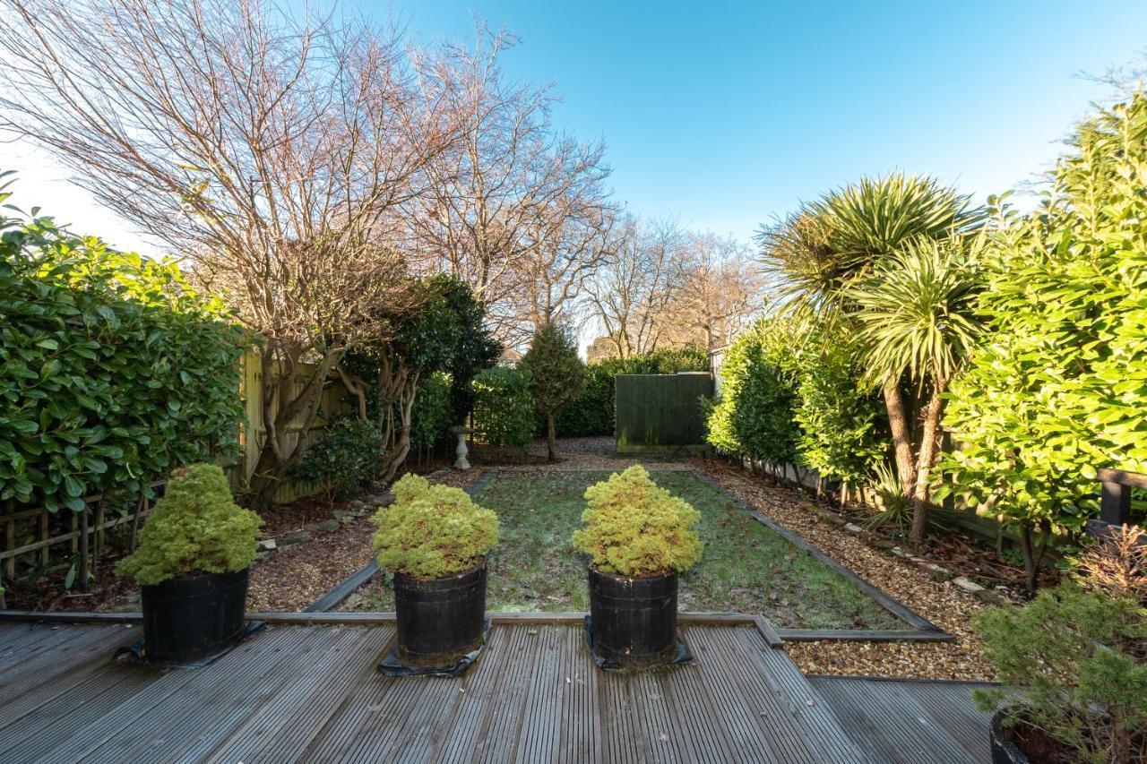 Holiday home Cheerful 3-bedroom Douglas House With Patio Southampton