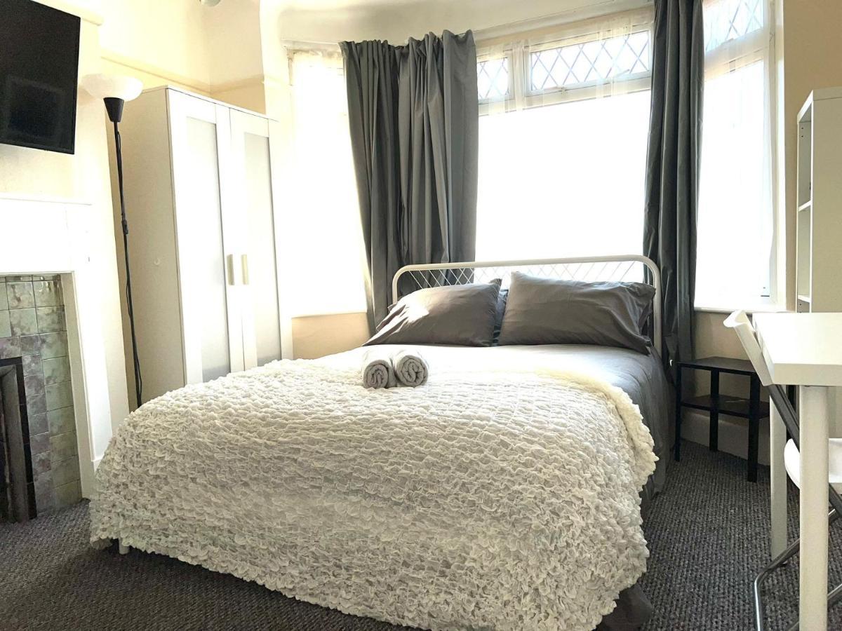 Shirley House: Centre Self-catering With Smart Access Guest house Southampton