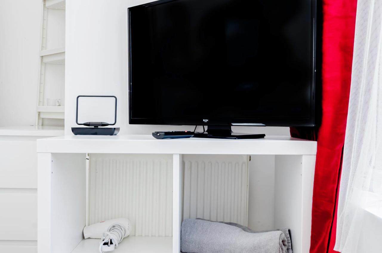 Shirley House: Centre Self-catering With Smart Access Guest house *