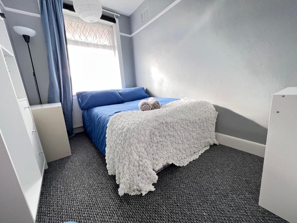 Shirley House: Centre Self-catering With Smart Access