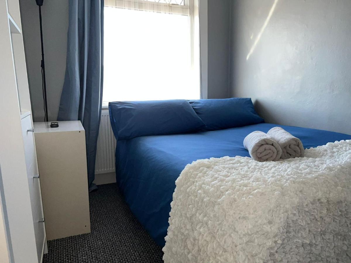 Shirley House: Centre Self-catering With Smart Access