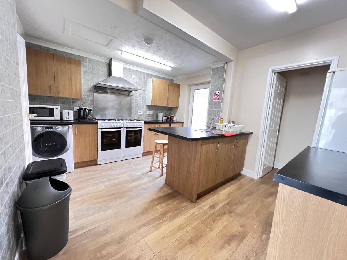 Guest house Shirley House: Centre Self-catering With Smart Access Southampton