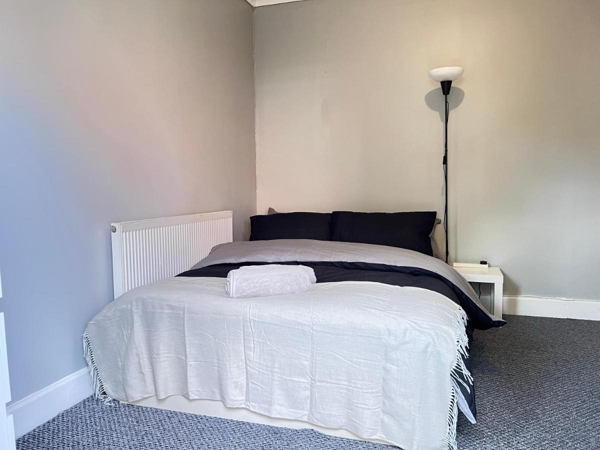 Guest house Shirley House: Centre Self-catering With Smart Access Southampton