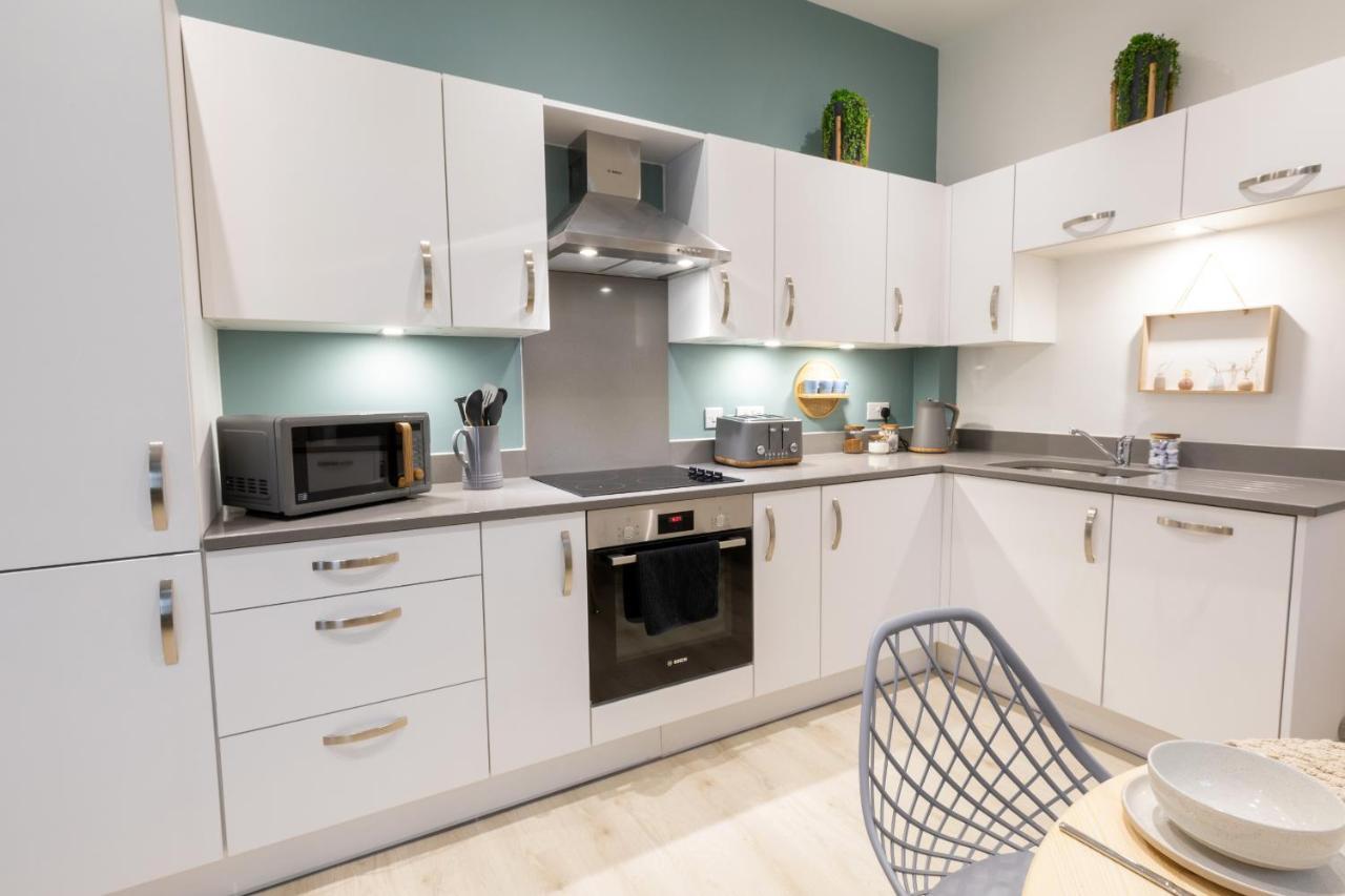 Courtyard Retreat- Free Evening Parking Apartment