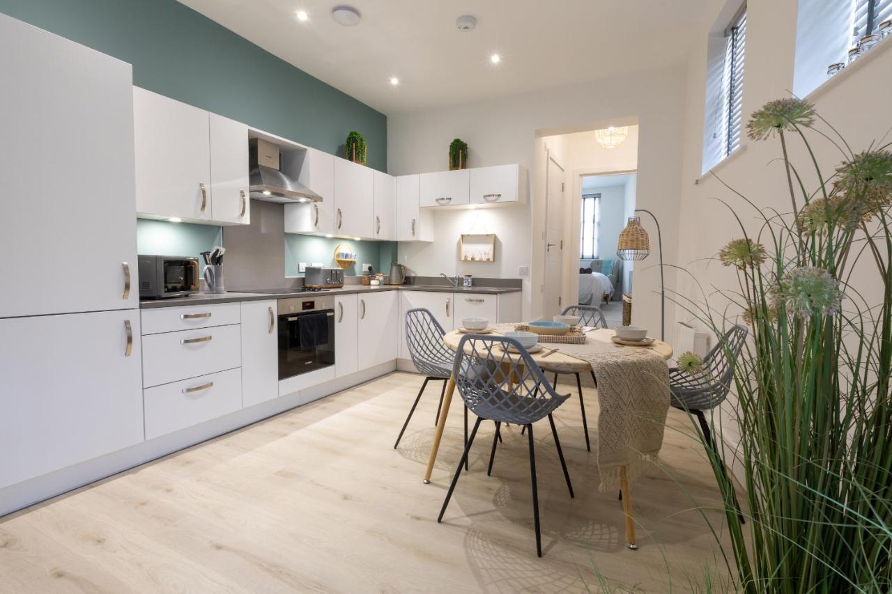 Courtyard Retreat- Free Evening Parking * Southampton