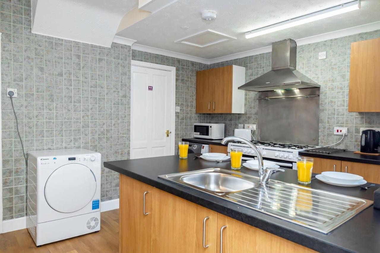 Shirley House: Centre Self-catering With Smart Access Guest house