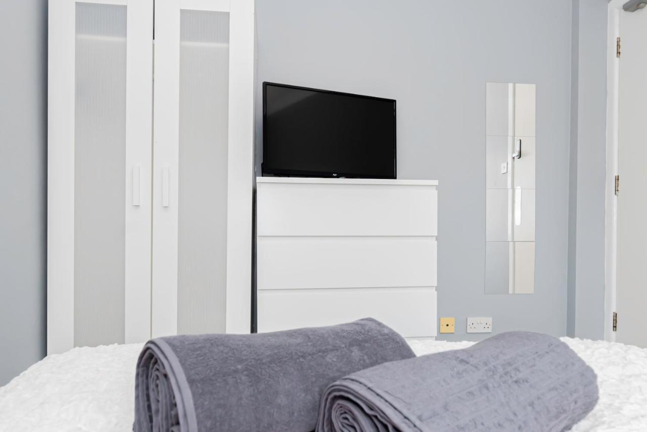 Guest house Shirley House: Centre Self-catering With Smart Access Southampton