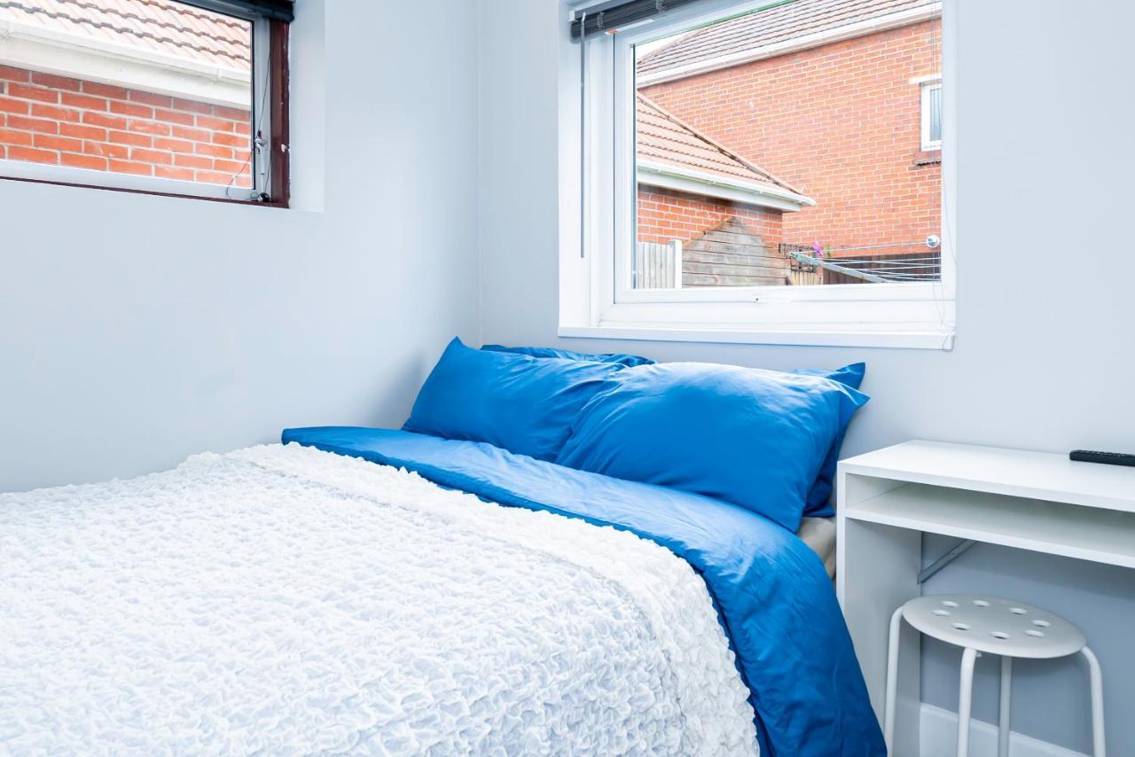 Shirley House: Centre Self-catering With Smart Access Guest house