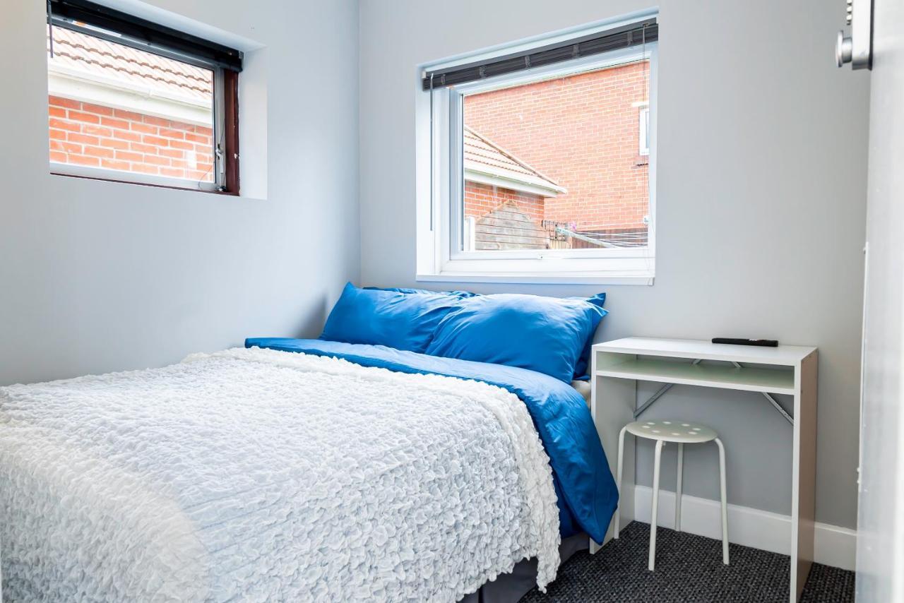 Shirley House: Centre Self-catering With Smart Access Guest house