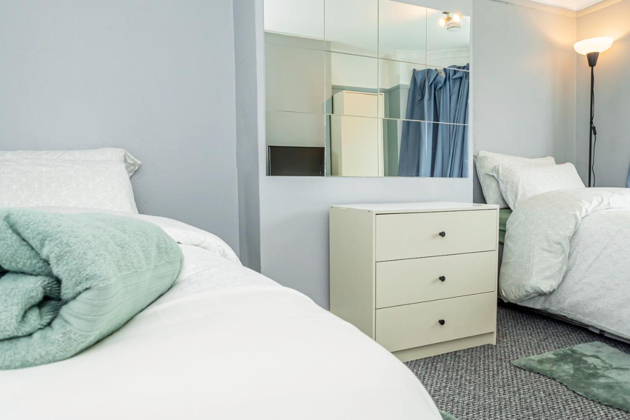 Shirley House: Centre Self-catering With Smart Access