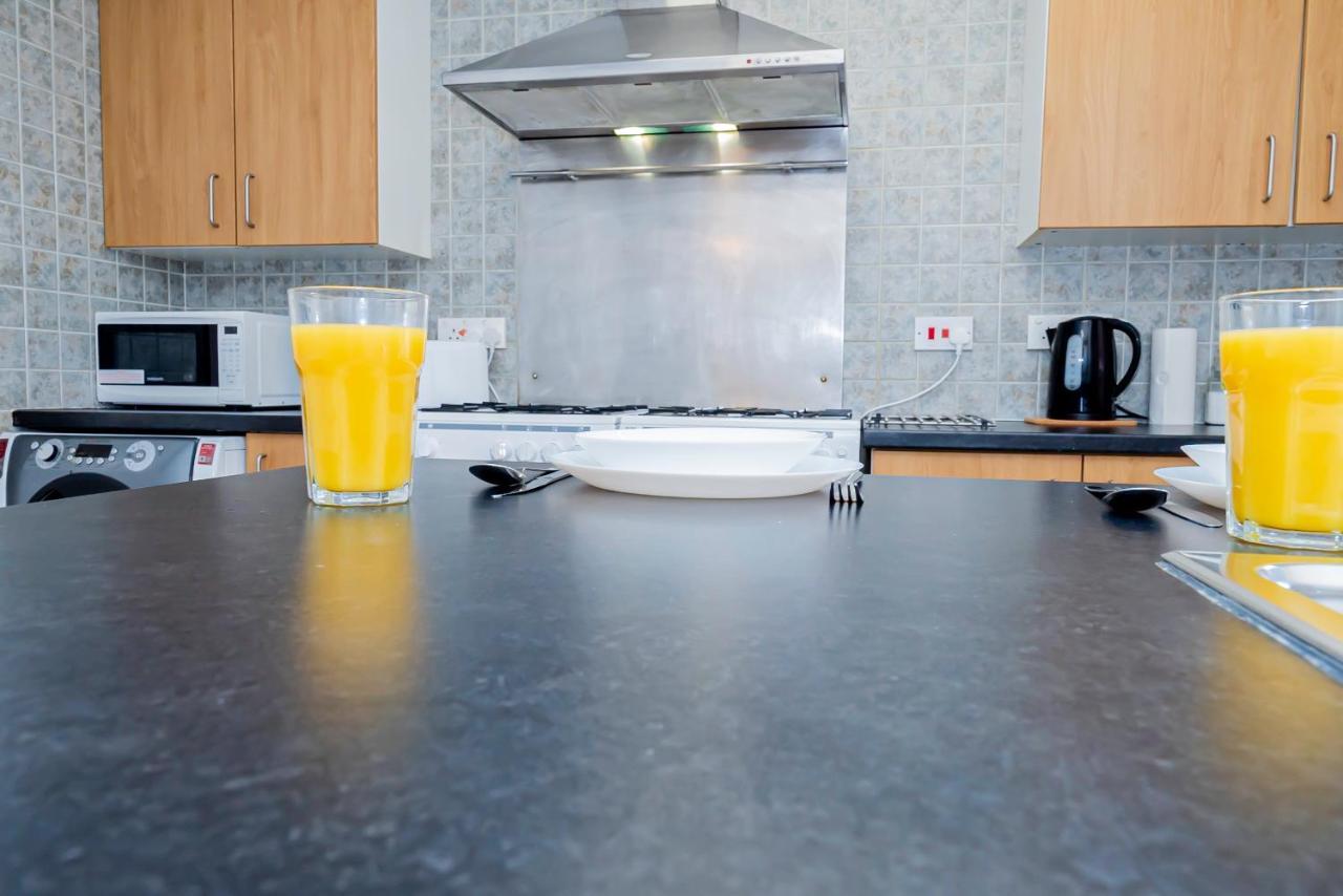 Shirley House: Centre Self-catering With Smart Access Guest house *