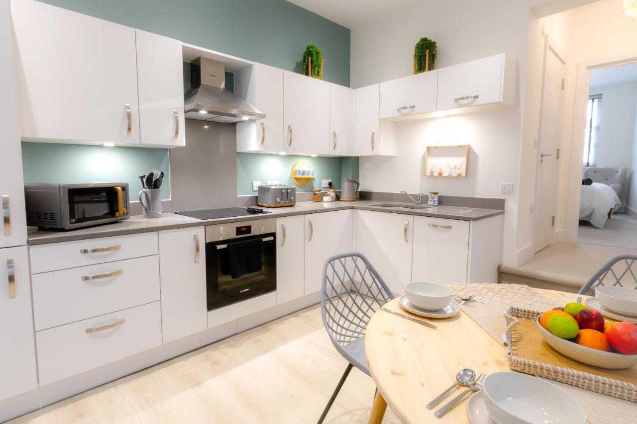 Courtyard Retreat- Free Evening Parking Apartment