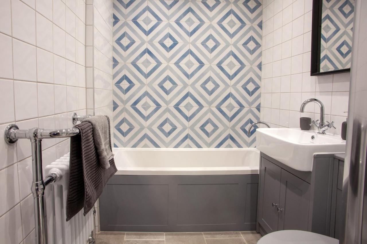Oxford Street Grand Apartment- Free Evening Parking *