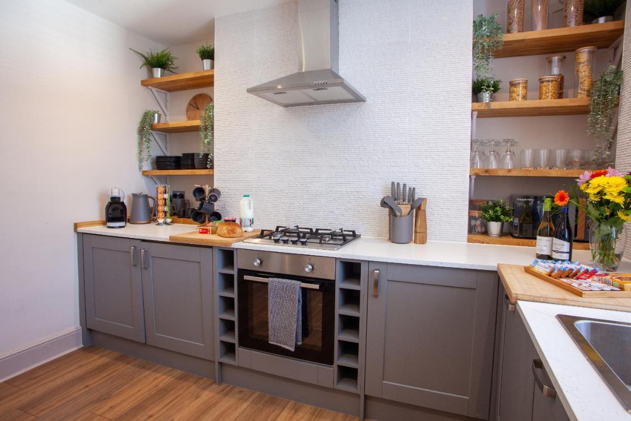 Oxford Street Grand Apartment- Free Evening Parking Apartment