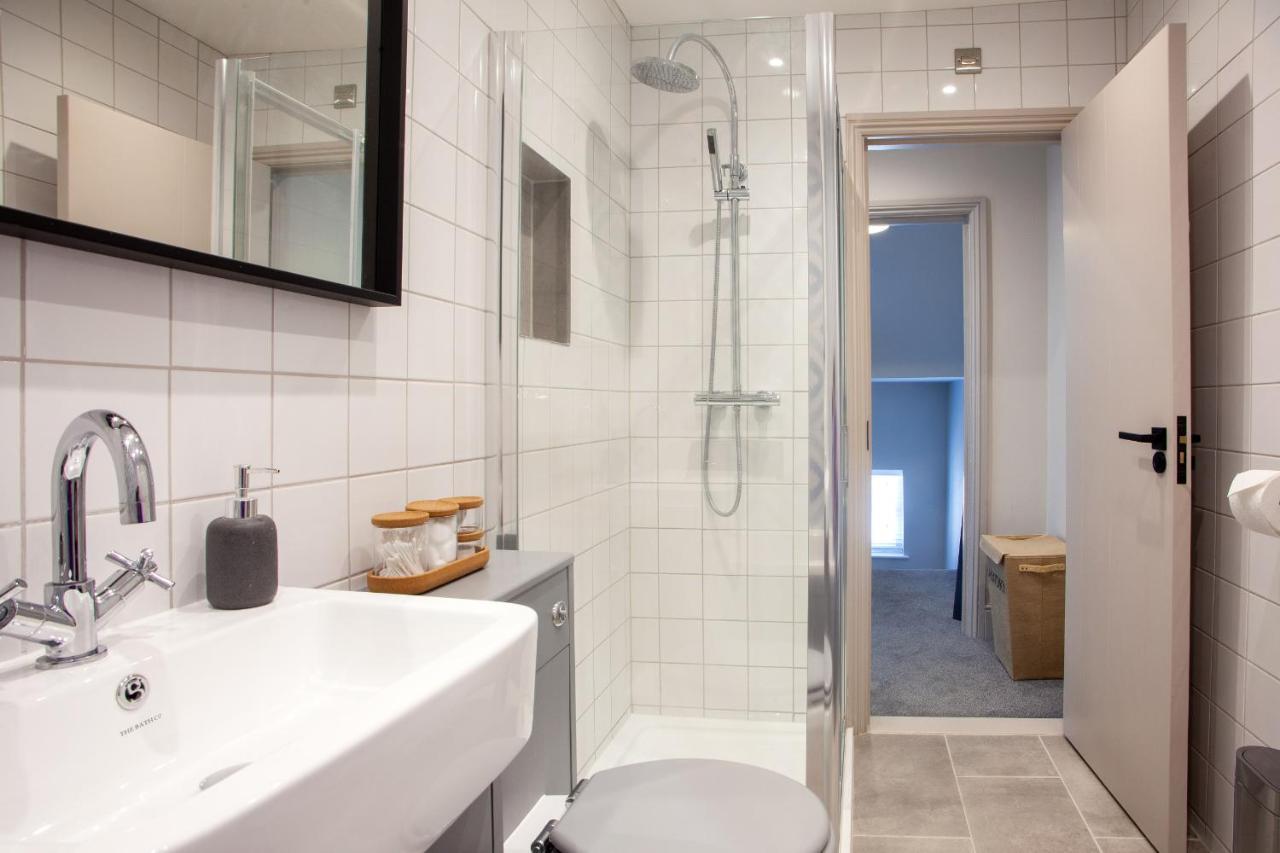Oxford Street Grand Apartment- Free Evening Parking *