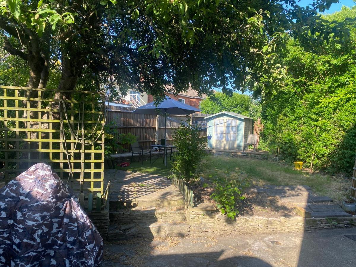 Homestay Bittern With Free Parking & Parking For Cruise Available, Full Access To Kitchen In *