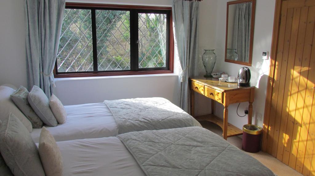 Dale Farm House Bed & Breakfast 4*