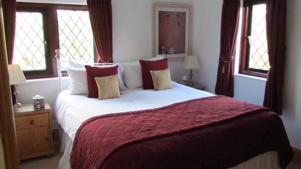 Dale Farm House 4*
