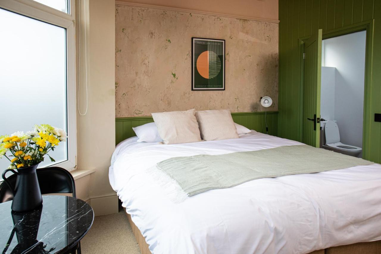 Settle - Stylish Self Check-in & Self Catering Apartment *