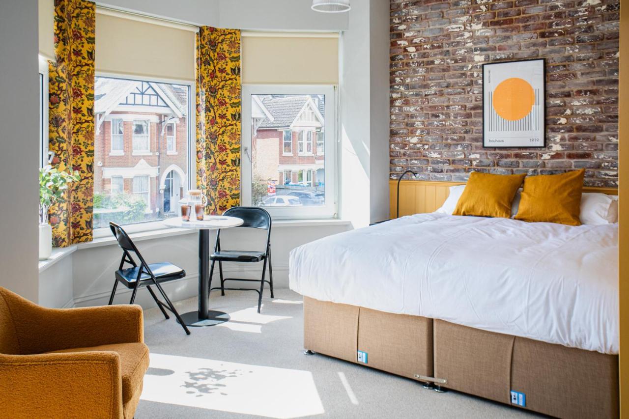 Settle - Stylish Self Check-in & Self Catering Southampton