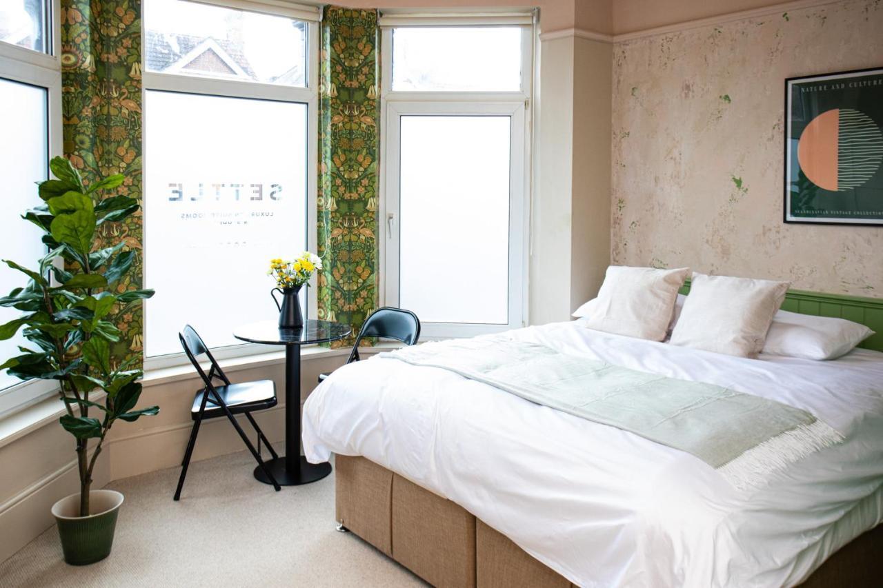 Settle - Stylish Self Check-in & Self Catering Apartment