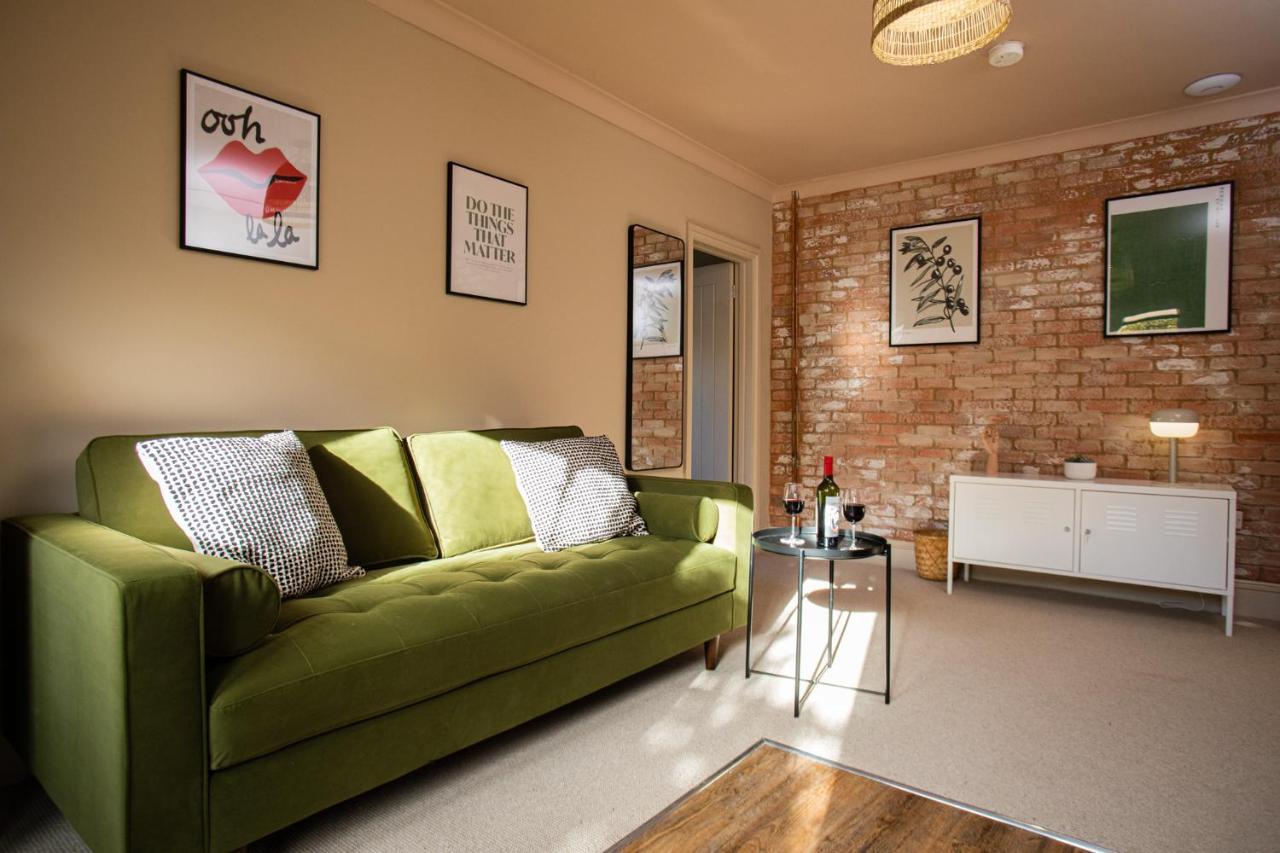Apartment Settle - Stylish Self Check-in & Self Catering
