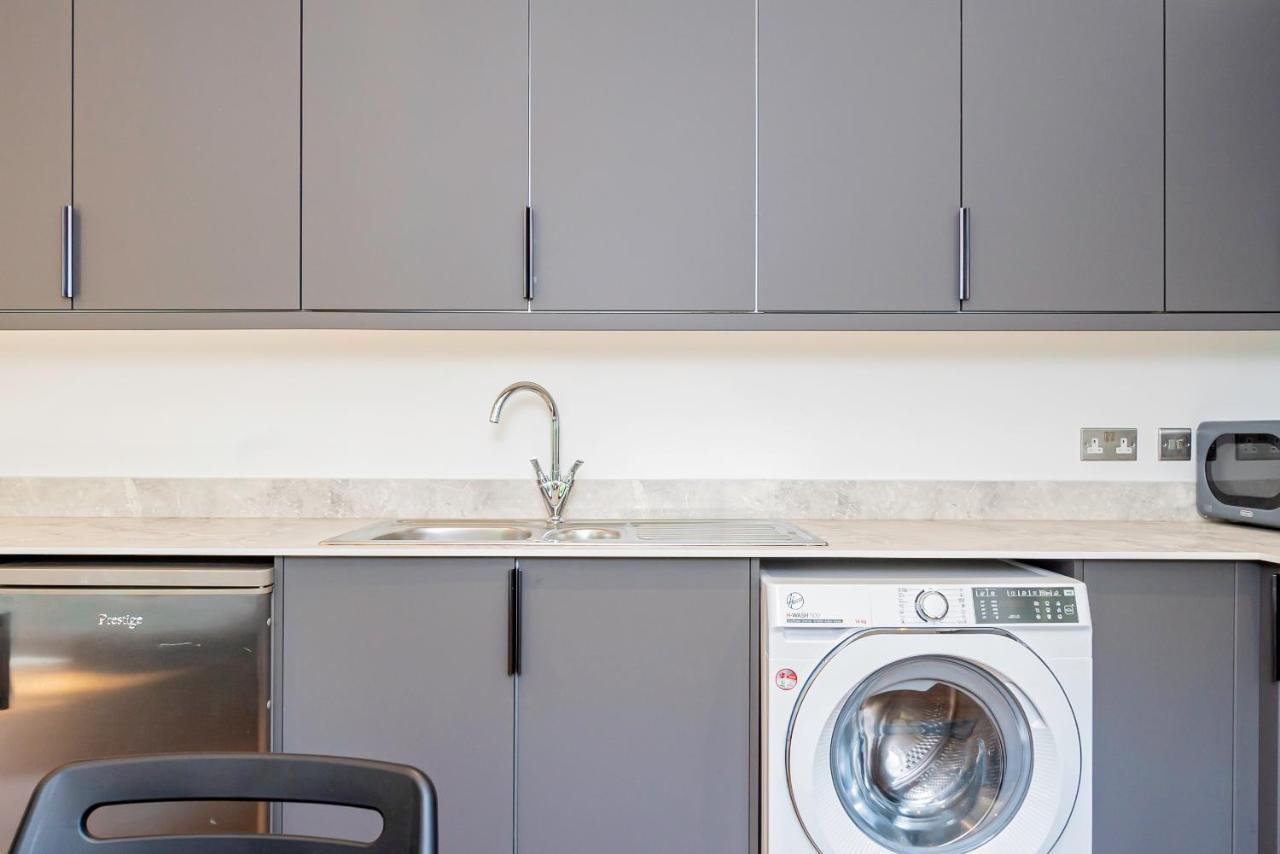 Shirley Apartments, 2 Bedroom, Sleeps Up To 6, New Build, 6 Min Drive To Cruise Ship Terminals And Centre