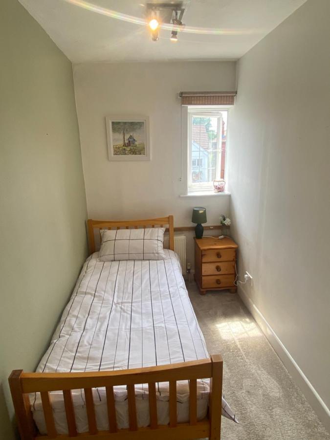 Bittern With Free Parking & Parking For Cruise Available, Full Access To Kitchen In Homestay *