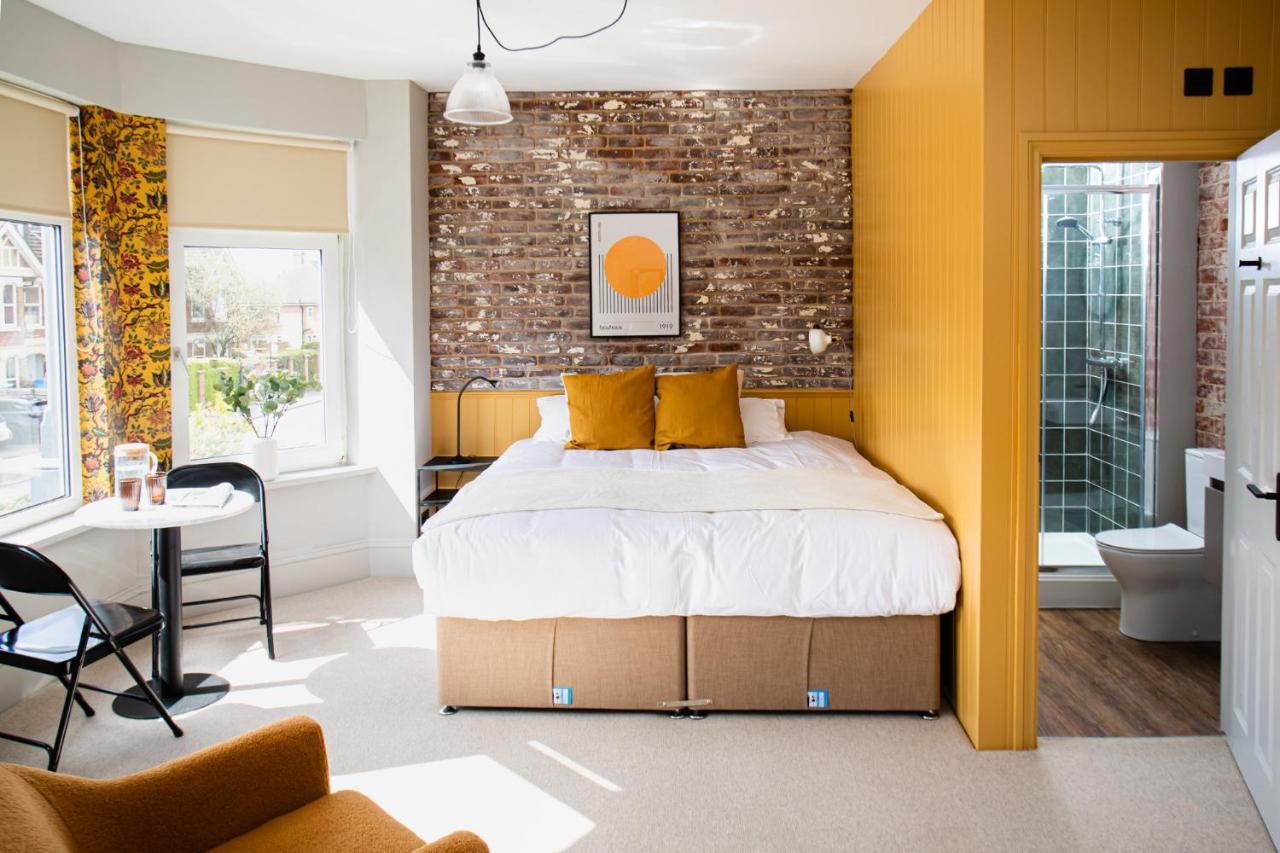 Settle - Stylish Self Check-in & Self Catering Apartment *