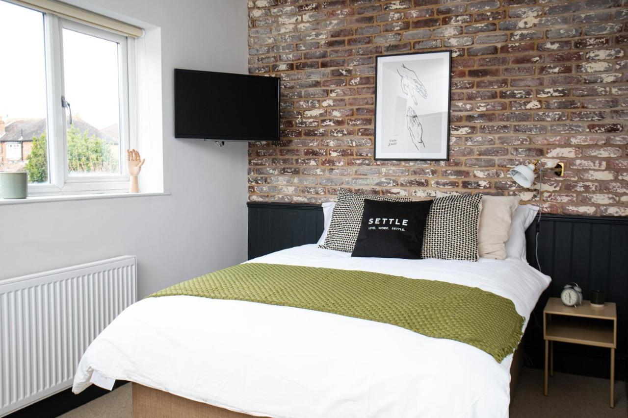 Settle - Stylish Self Check-in & Self Catering Apartment *
