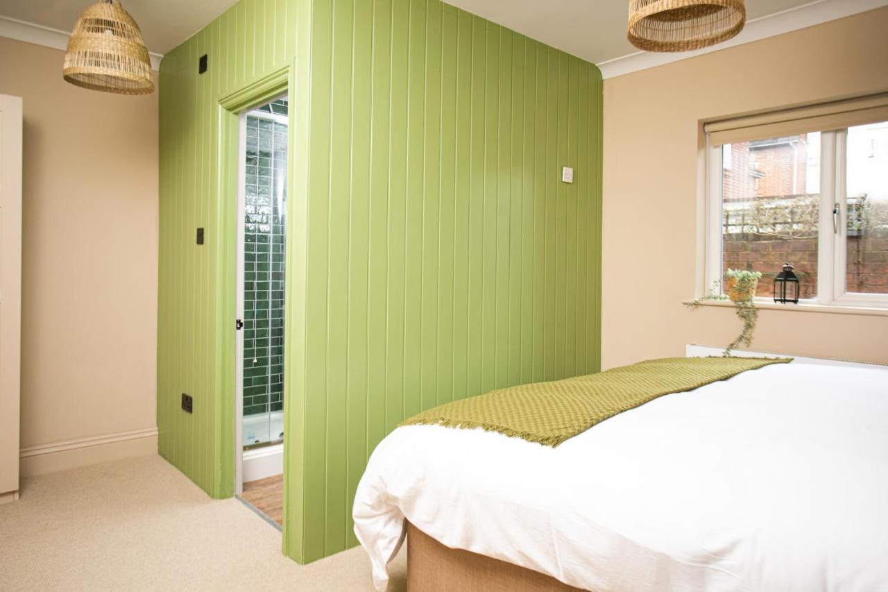 Settle - Stylish Self Check-in & Self Catering Apartment *