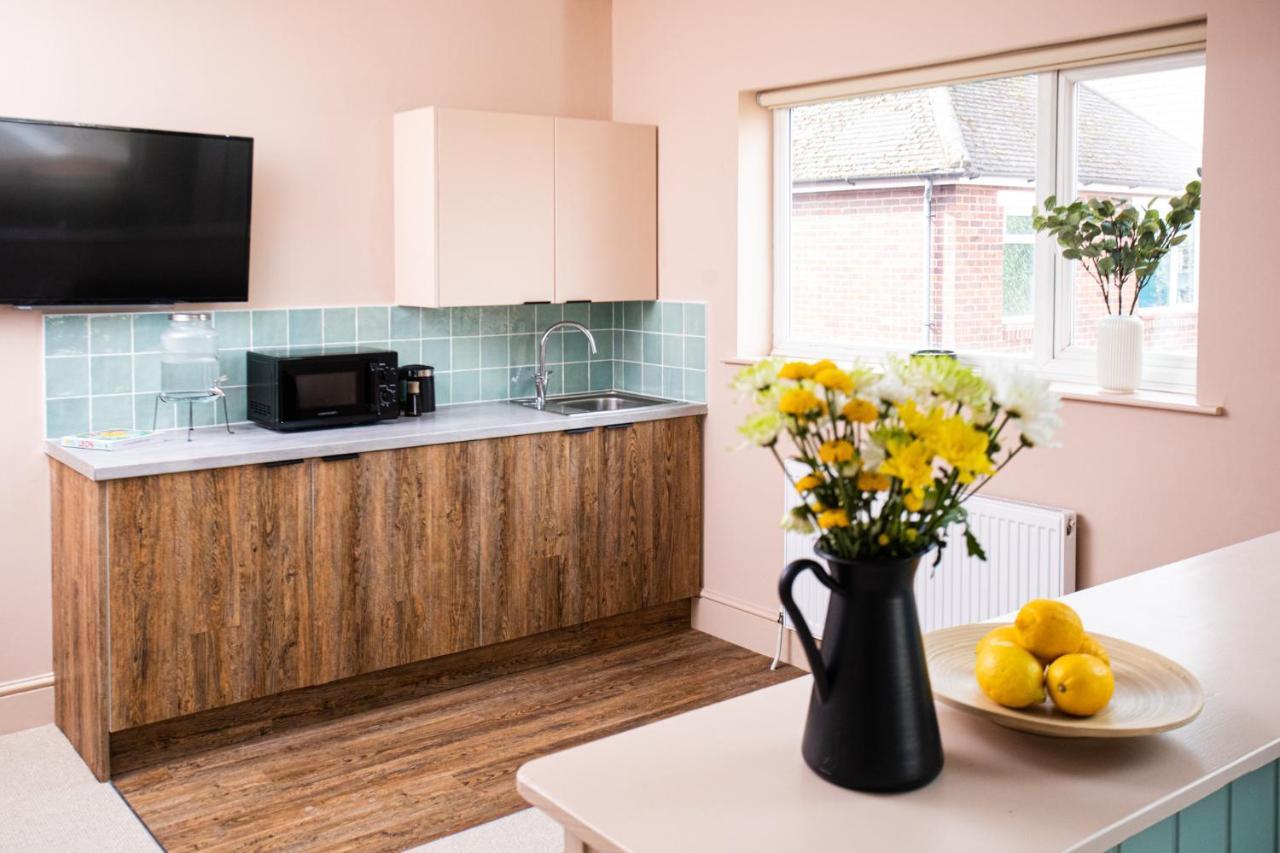 Settle - Stylish Self Check-in & Self Catering Apartment *