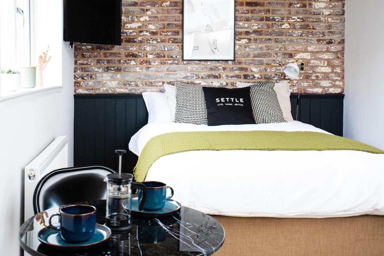 Settle - Stylish Self Check-in & Self Catering Apartment