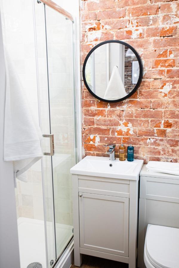 Settle - Stylish Self Check-in & Self Catering Apartment