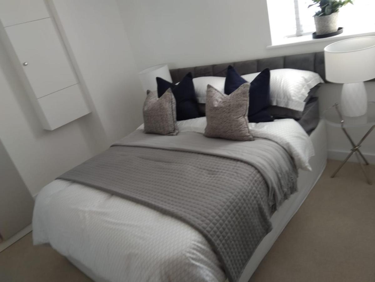 Captivating 1-bed In Apartment *