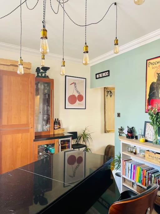 Grade Ii Boho In The Heart Of Oxford St. Apartment *