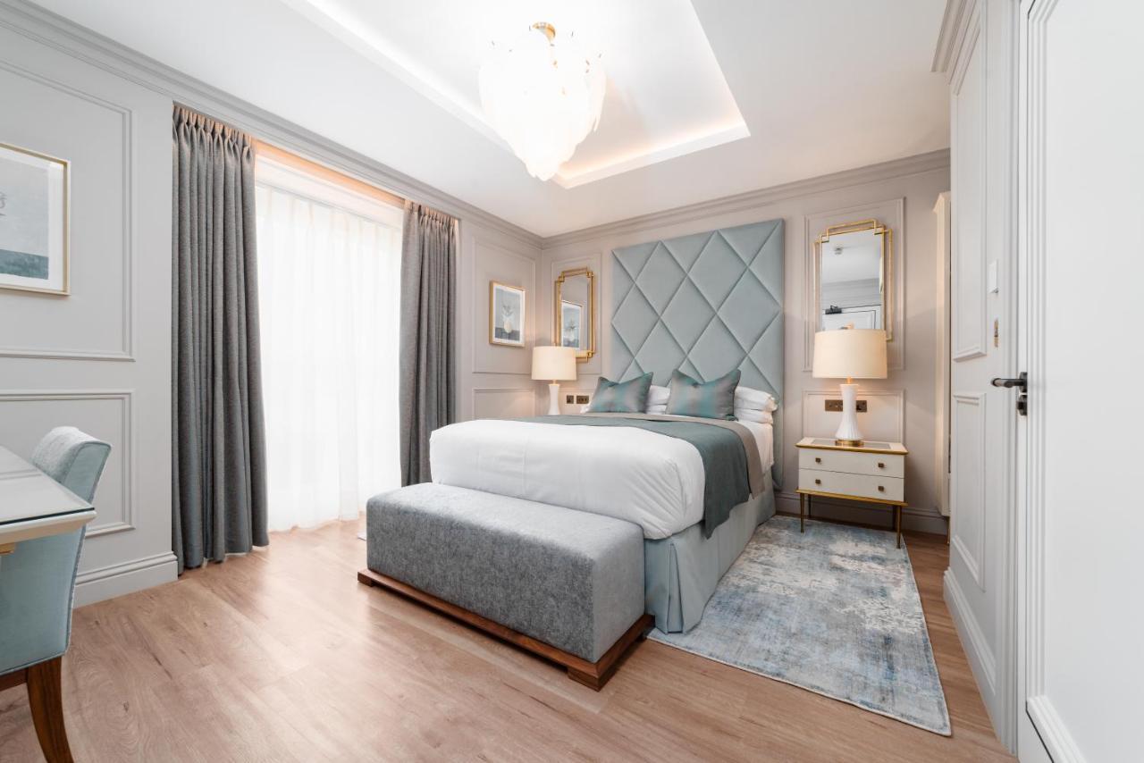 No.4 Carlton Hotel 5*