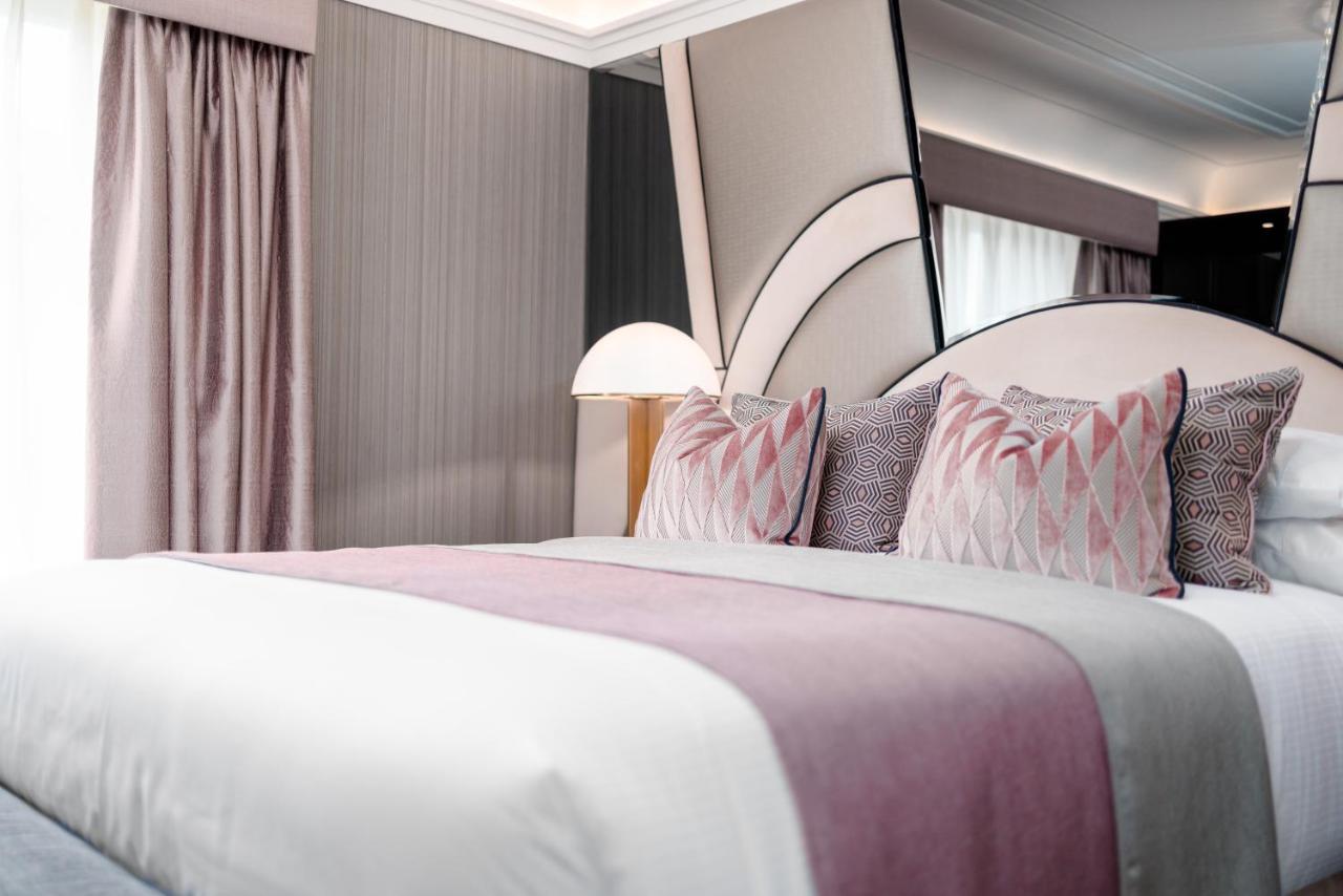 No.4 Carlton Hotel