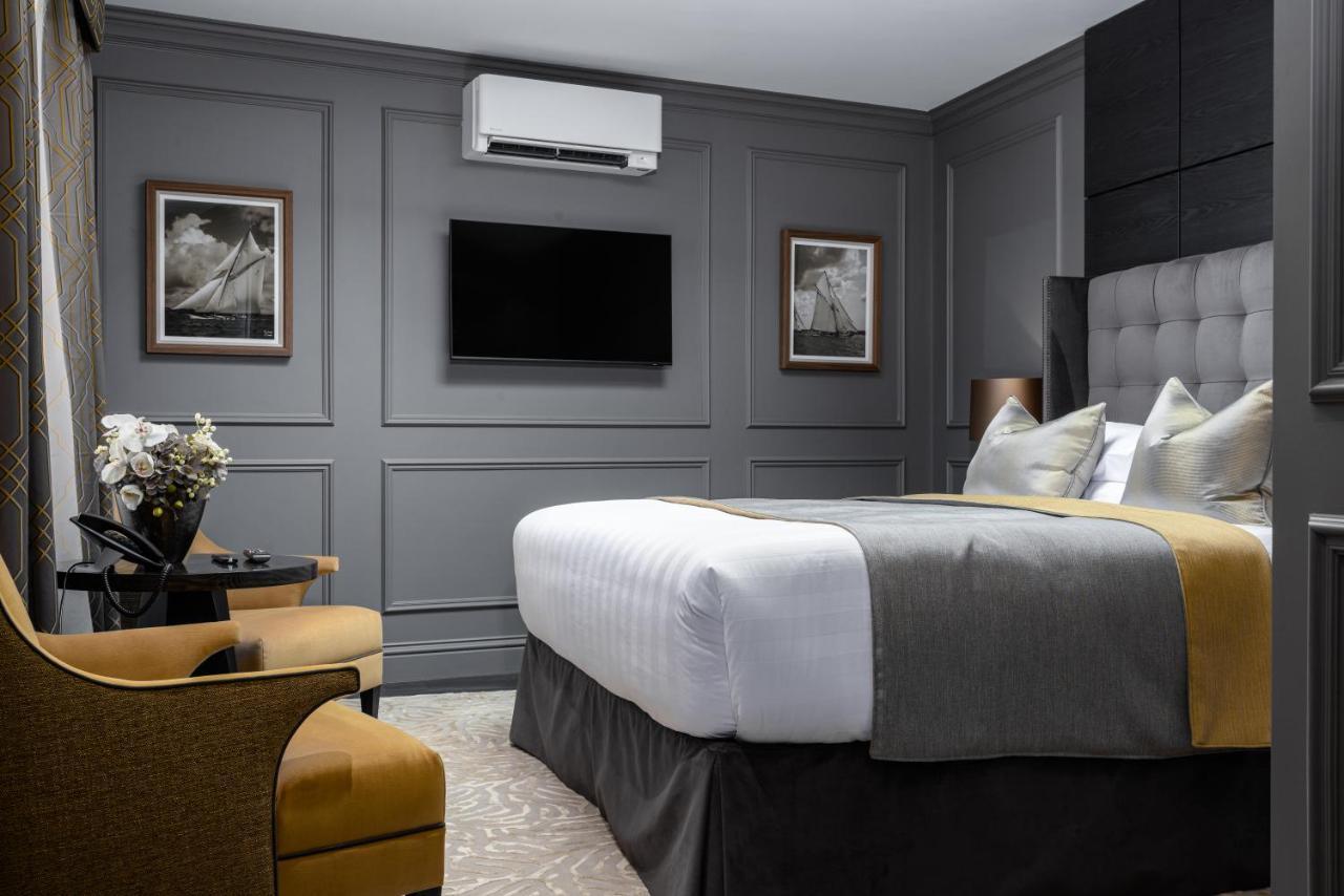 No.4 Carlton Hotel 5*